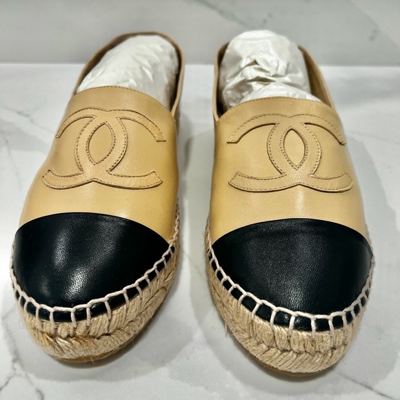 Chanel - Black & Beige Logo Espadrilles- Out of Stock - Never worn - Picture 6 of 9